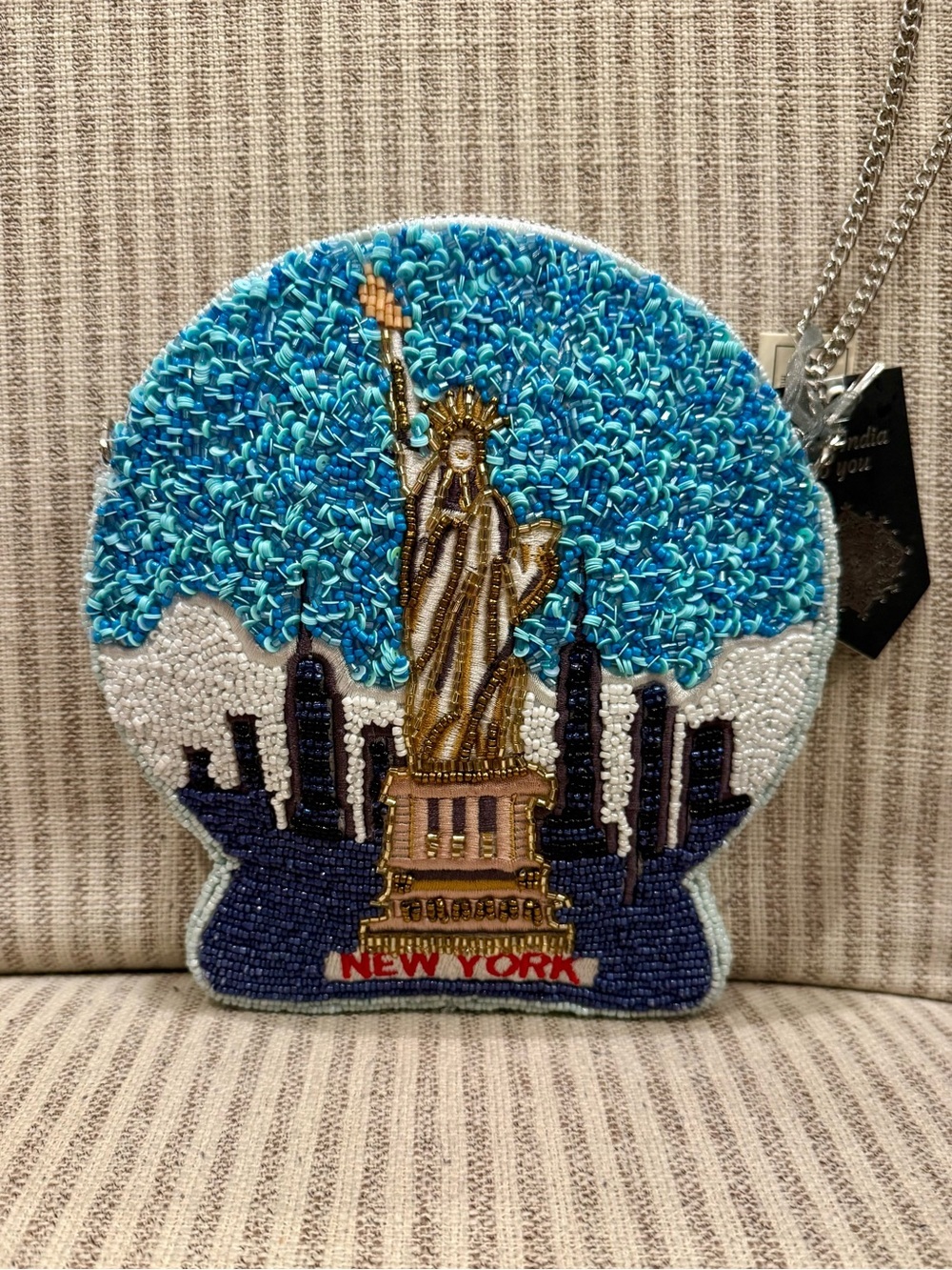 NWT Made in India New York Statue of Liberty Snow globe beaded bag #holiday #NYC